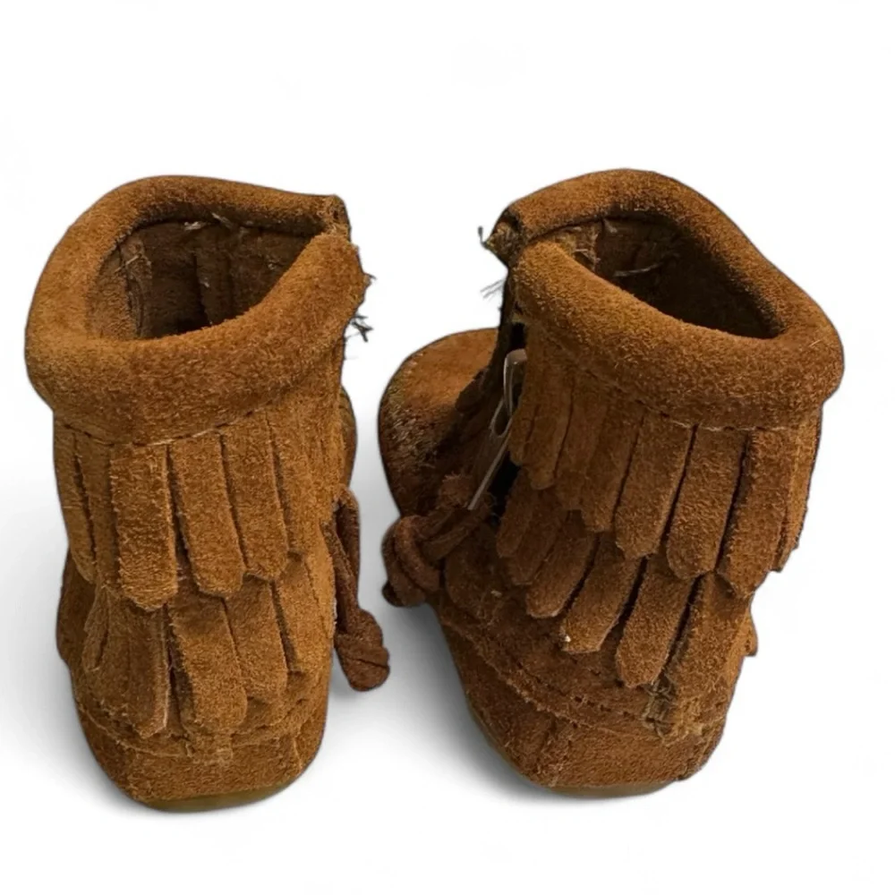 Minnetonka Kids Tan Moccasin Boots with Fringe Size 2